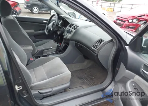 2004 Honda Accord 2.4 Lx z USA, uszkodzony, nr VIN 1HGCM563X4A109373